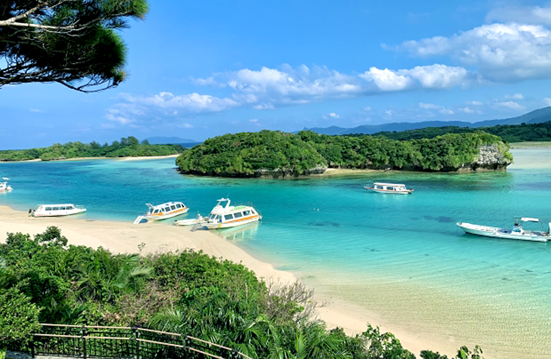 Easy 24-hour booking. Tour Kumamoto and Aso and Okinawa and Ishigaki by rental bike. LOMACA MOTOs